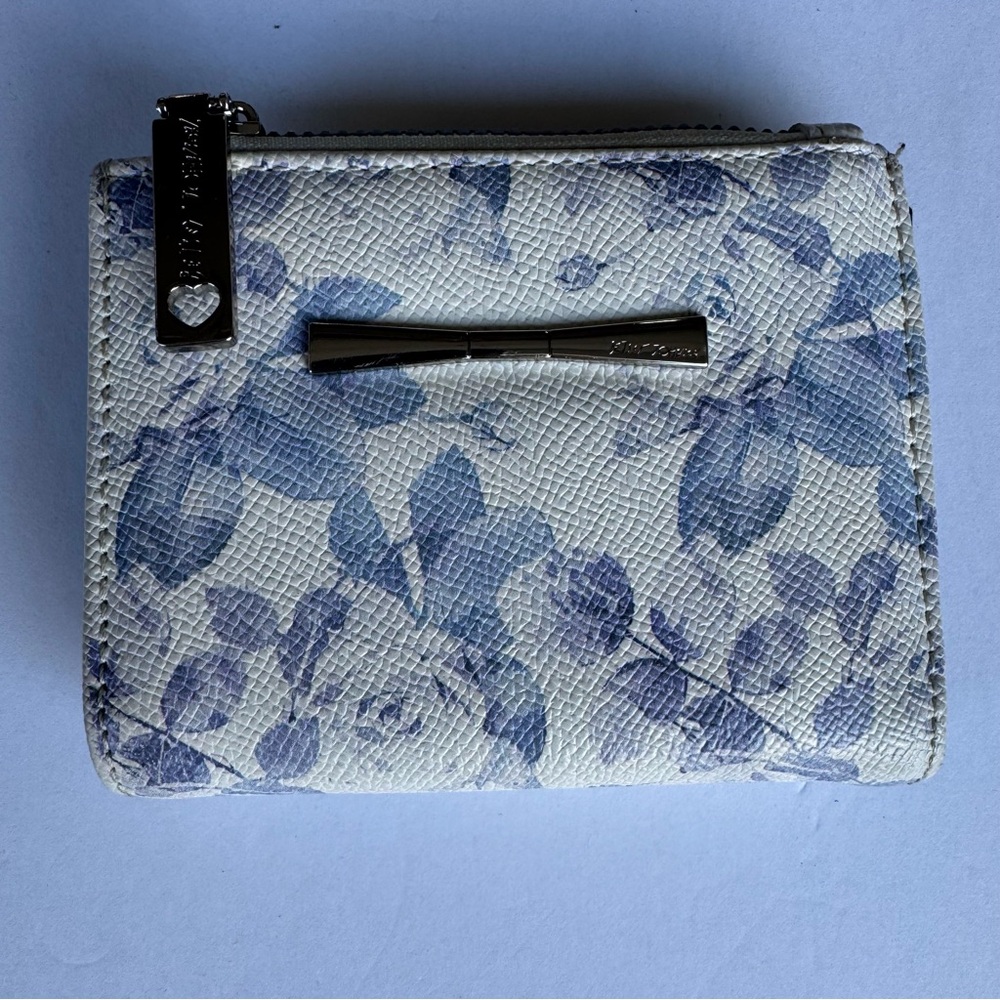 Betsey Johnson Blue Flower Fold-Out Card Case